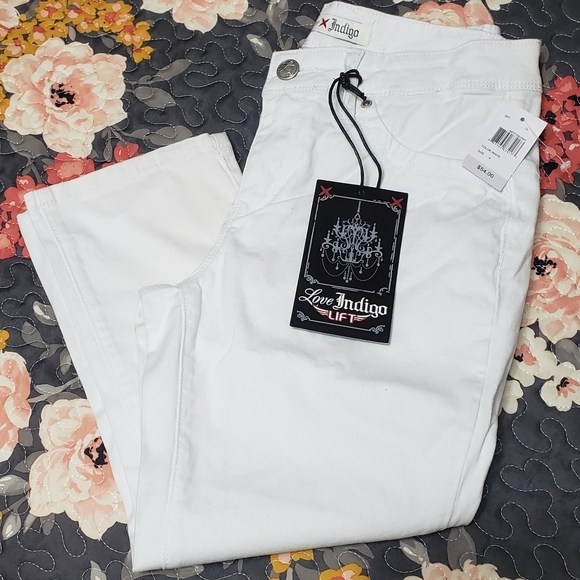 Capris - Picture 1 of 7